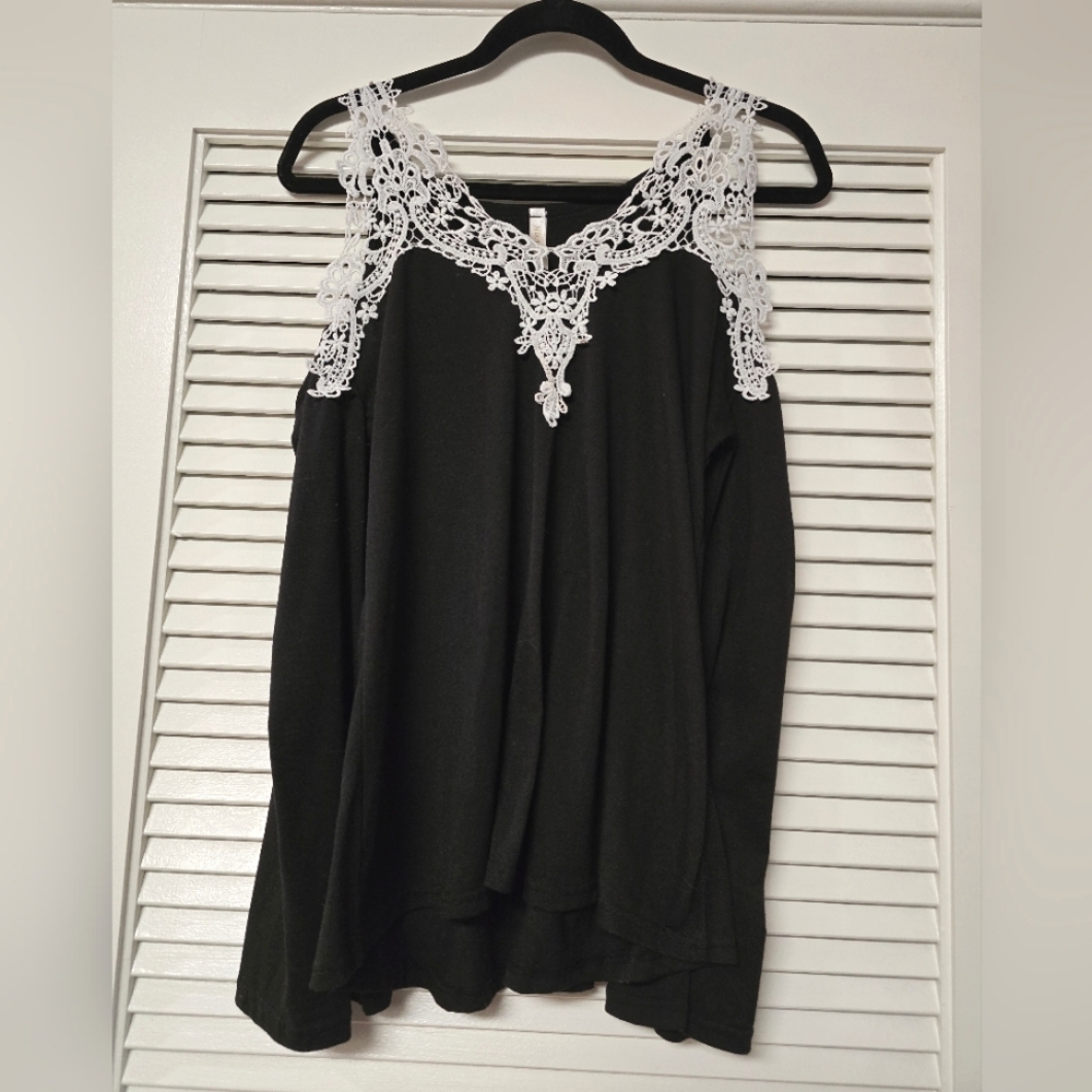 Hua Lan - Black & White Cold-Shoulder Lace Long-Sleeve Top